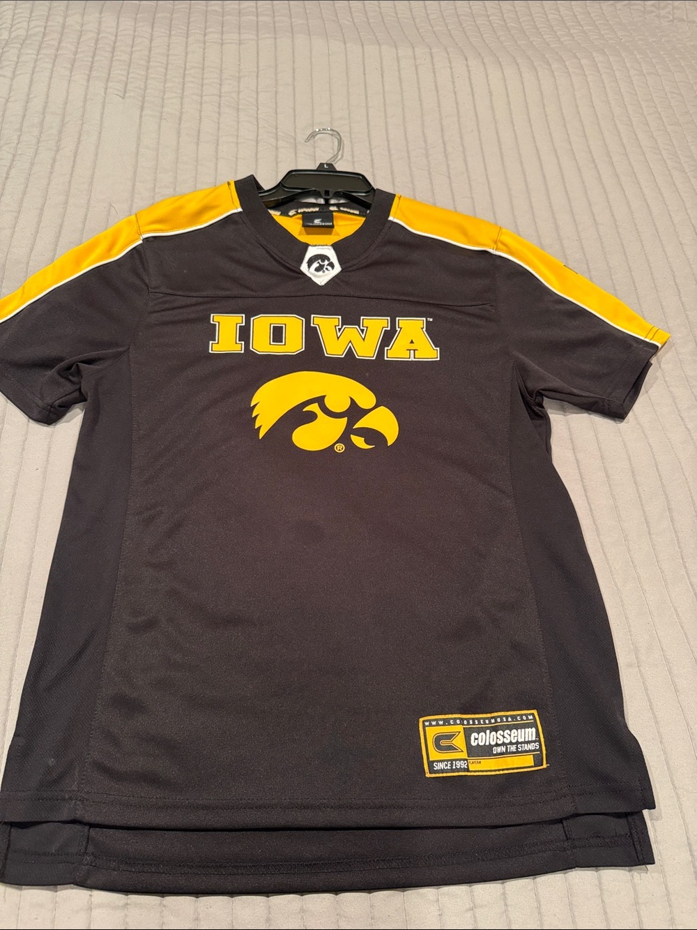 Colosseum Iowa Black and Gold Short-Sleeve shirt Youth size L 16-18